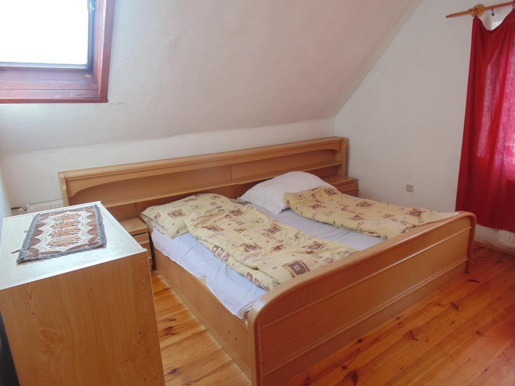 Hôtel Huta Vendeghaz à Kishuta Extérieur photo